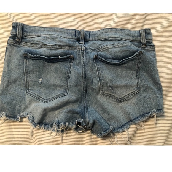 Denim shorts - Picture 2 of 2
